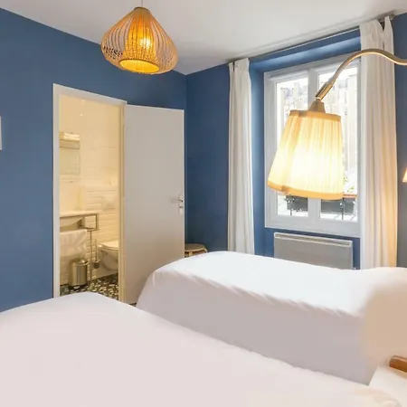 Les Toits De Bed and breakfast