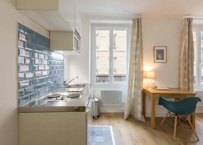 Les Toits De Couette-café 4*