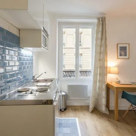 巴黎屋顶住宿加早餐旅馆 住宿加早餐酒店 4*