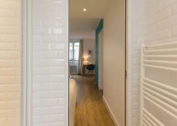 Oda ve Kahvaltı Les Toits De Paris